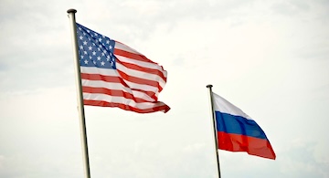 アメリカとロシア、2大国の介入